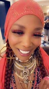 🌸🌸I'm single, I need a companion, I don't care about distance or age. If  you like me, send me a friend request or private message! 🌹 📱👇  https://shorter.me/73w-0