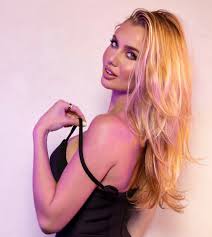 Sunday Slayy #MADRIDGLOW with my bb @allyyyrose Glam video coming soon.  @christiantheceo 🎥📸 . . Skincare @sulwhasoo.us First Care Serum Renewing  Serum Renewing Cream Concentrated Ginseng . Eyes @charlottetilbury  Wonderglow Face Primer