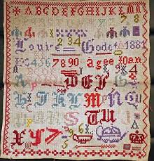 Le kit contient de la toile aïda 5.5pts/cm coloris blanc, les fils à broder modèles points de croix, points comptés représentant un abécédaire. Ancien Abecedaire Broderie Ancienne Aux Points De Croix Vers 1881 Point De Croix Echantillonneur De Broderie Abecedaire