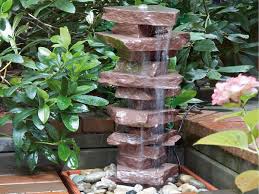 Wie man einen eigenen gartenbrunnen im do it yourself verfahren bohrt. Wasserspiel Selber Bauen So Geht S Selbermachen De