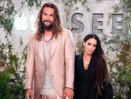 His father is of native hawaiian and samoan descent; Jason Momoa And Lisa Bonet S Relationship Timeline From Kids To Vows