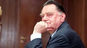 W czasie okupacji działał w szarych szeregach, był łącznikiem w powstaniu warszawskim. Opozycjonista Adwokat Premier Dwa Lata Temu Zmarl Jan Olszewski Wiadomosci Polskieradio24 Pl