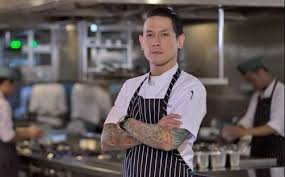 Chef juna yang punya nama asli junior rorimpandey adalah seorang selebriti chef asal indonesia. Biografi Chef Juna Calon Pilot Yang Terpaksa Menjadi Koki Biografiku Com