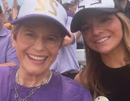 Amy Jones Kane (@amyjkane) • Threads, Say more