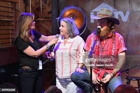 25 Tricia Lodge Photos & High Res Pictures