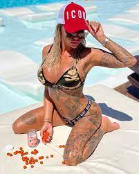 September 1986 in seligenstadt, hessen) ist ein deutsches model und influencerin. Gina Lisa Lohfink Added A New Photo Gina Lisa Lohfink