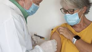 Bis jahresende sollen bereits zwei millionen briten das vakzin erhalten. Grossbritannien Ein Weiterer Covid 19 Impfstoff Zugelassen Aponet De