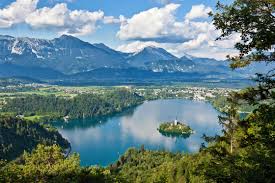 Die zeitschrift stellt international erfolgreiche slowenische unternehmen, investitionsmöglichkeiten in slowenien sowie das vielfältige touristische angebot sloweniens vor. Das Sind Die Alpenregionen Sloweniens Slowenien Erleben
