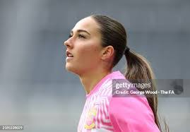 Tara Muniz's Instagram, Twitter & Facebook