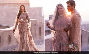 Katrina Kaif's Floral Sabyasachi Bridal Saree Included A Delicate Veil For  Wedding To Vicky Kaushal