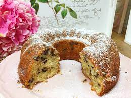 Ich mach aus dem kuchen immer einen weißwandreifen, d.h. Saftiger Joghurtkuchen Mit Schokotropfen Cook Bakery