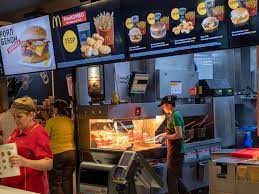 Mcdonald's is rolling out a new way to order at its restaurants. Mcdonald S Comparison Russia S Are Cleaner Faster Than America S