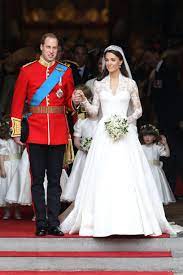 Kate Middleton S 22 Most Controversial Outfits Kate Middleton Wedding Dress Royal Wedding Dress Kate Middleton Wedding
