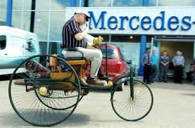 On november 22, 1900, the first car to be produced under the mercedes name is taken for its inaugural drive in cannstatt, germany. Mercedes Benz Patent Motorwagen Shows How It All Started Autoevolution