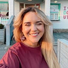 Kellie Starr's Instagram, Twitter & Facebook