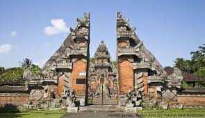 Contoh rumah adat yang selanjutnya adalah rumah adat aceh bernama krong bade atau rumoh aceh. Indah Dan Filosofis Inspirasi Desain Rumah Adat Bali Yang Bisa Ditiru Kumparan Com