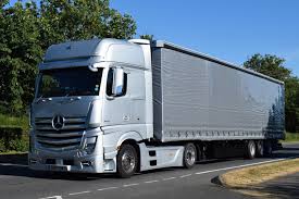 Gd67vbm L3323 Eddie Stobart Mercedes In Petronas Scheme Mercedes Benz Trucks Mercedes Mercedes Truck