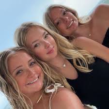 Sydney Macy (@sydneymacy)