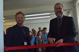 It is made by condensation of glycerine to diglycerine and esterfication of diglycerine with stearic acid and. Ht Dgsb Htdgsb Twitter