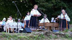Informaci přinesl český rozhlas, kterému to potvrdilo vedení obce i její přátelé z řad folkloristů. Wgtj Cnzqt6b M