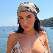 On vous a caché un secret" : Carla Talon (La Villa) annonce être enceinte  de son premier enfant, son ex Sebydaddy réagit