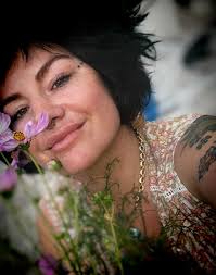 Profiel voor Constance Hall