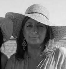 Hi. We are heading to Belfast in August. It's the first time visiting for  my girls (9&7) we are staying in Carrick. Aside from the Titanic museum, we  have no must do's