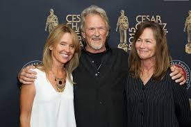 Meet Kris Kristofferson S 3rd Wife Lisa Meyers To Whom He Is Married For 36 Years Kris has five children with his wife, lisa meyers, two children with his former wife, frances beer, and a daughter with his former wife, recording artist and songwriter rita coolidge. meet kris kristofferson s 3rd wife lisa