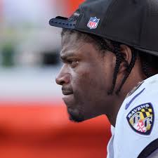 Ravens QB Lamar Jackson exits vs. Chiefs with hamstring injury