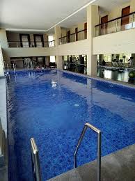 Di sisi lain, air kolam renang mengandung tinggi kaporit. Kolam Renang Minimalis Picture Of The Luxton Bandung Tripadvisor