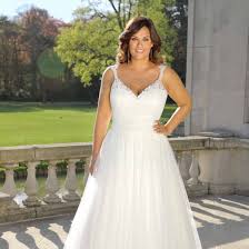 In wiesbaden bis stuttgart für ein brautkleid, einen herrenanzug, eheringe, schuhe und andere accessoires! Brautkleider Brautmoden Frankfurt Brand Moden In Leidersbach