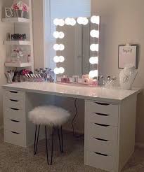 Vanity set with lighted mirror paartherapie co. Makeup Vanity With Lights Makeup Vanity With Lights Ikea Makeup Vanity Table With Lighted Mirror Professional M Deco Chambre Deco Chambre Coconing Idee Chambre