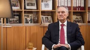 Luis marques mendes prefers not to tell the details of marital status or divorce. Luis Marques Mendes Wikivisually