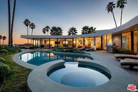 Elon musk could be serious about selling his possessions, after reports two luxury homes in california have been put up for sale. Elon Musk Selling His 4 5m Calif Home Take A Look Inside Midland Daily News