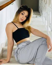 Saiba agora a altura e o peso da mc melody com exclusividade, além disso confira algumas informações interessantes sobre essa cantora que é um muito comentada. E Pouco Perto Do Que Quero Ser Diz Mc Melody A Respeito De Anitta Revista Marie Claire Celebridades