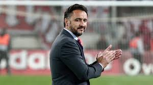 Vítor manuel de oliveira lopes pereira (born 26 july 1968) is a portuguese former footballer who played as a midfielder, currently the manager of süper lig club fenerbahçe. 1860 Munich Invite Fans To Have Lunch With New Coach Vitor Pereira