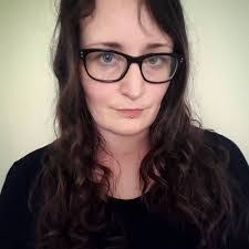 Lauren Squires's Instagram, Twitter & Facebook