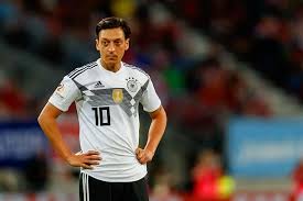 Almanya a milli takımı'nın, 2022 fifa dünya kupası elemeleri'nde i̇zlanda, romanya ve kuzey makedonya ile yapacağı maçların aday kadrosu belli oldu. Mesut Ozil Almanya Milli Takimi Ni Biraktigini Acikladi Kazanirken Alman Kaybederken Gocmenim Onedio Com