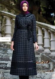 Yeni Sezon Ekose Pardesu Modelleri Musluman Modasi Moda Stilleri Basortusu Modasi