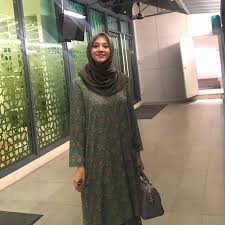 Fathia latiff tampil dengan imej buka tudung dapat perhatian ustaz ahmad dusuki загрузил: Lebih Selesa Buka Tudung Bila Dengan Keluarga
