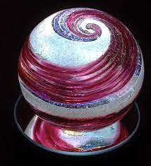 Forget Coffins This Company Will Swirl You Into Beautiful Glass Creations When You Die Artful Ashes Memorial Glass Glass Art