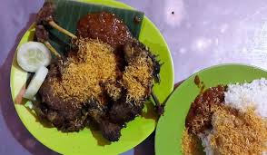 Menyantap sambal cumi bakal bikin selera makan akan bertambah dan buat kamu bakal ketagihan. 13 Tempat Makan Bebek Goreng Berpadu Sambal Pedas Di Surabaya Dijamin Mantap Bukareview