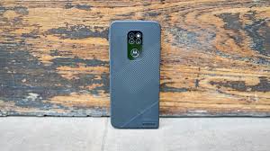 Motorola Defy (2021) review