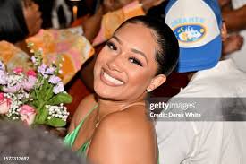 525 Renee Bar Photos & High Res Pictures