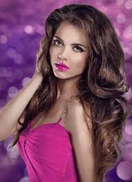 Festliche Langhaar Frisur Mit Viel Volumen Festliche Frisuren Stilvolle Frisuren Mittellange Haare Frisuren Einfach Abendfrisuren