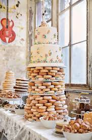 Zur Hochzeit Kuhn Aufgetischt Hochzeitstorte Hochzeitstorte Ausgefallen Kuchen Buffet