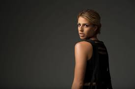 Brooke Fraser: Electric/Eclectic Singer-Songwriter