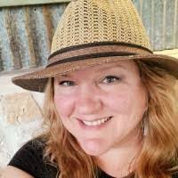 Lori Romero's Instagram, Twitter & Facebook