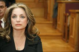 Εκτός από την ομορφιά, το περιοδικό λαμβάνει υπ' όψιν του και τον αισθησιασμό των γυναικών που επέλεξαν την πολιτική. Antzela Gkerekoy Thecaller