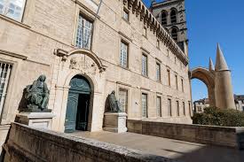Le procureur de la république de montpellier, christophe barrel, a décidé, vendredi 23 mars la présidence de l'université de montpellier a annoncé la fermeture de l'établissement jusqu'au lundi 26. La Faculte De Medecine De Montpellier Fete Ses 800 Ans Montpellier Mediterranee Metropole